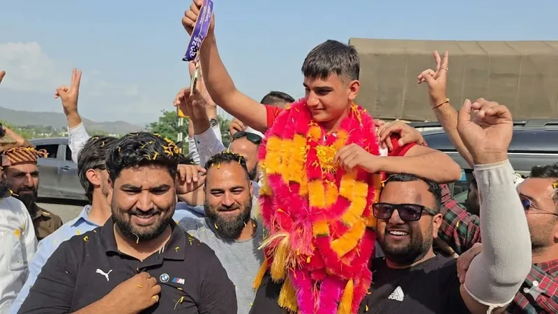 Asian Boxing Champion Yasser receives grand reception in Rajouri