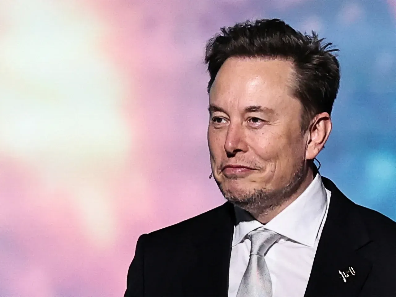 SpaceX founder Elon Musk becomes world's first trillionaire as company makes record-breaking $2 trillion market debut