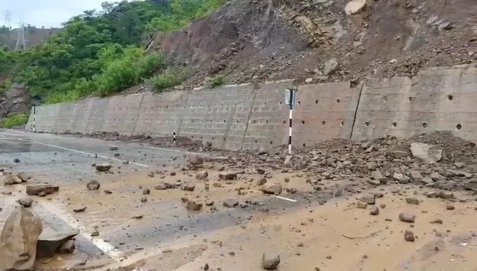 24 roads closed, 7 houses damaged, 39 people evacuated in Ramban