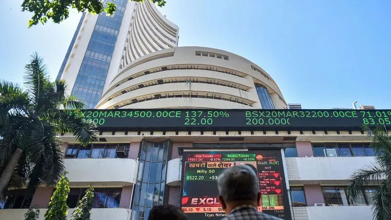 Markets surge to 4th day led  by bank stocks, lower oil prices